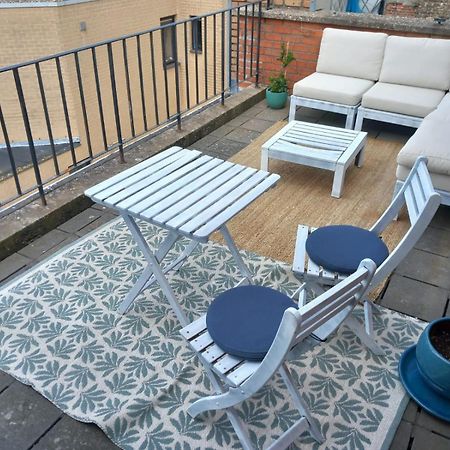 Appartamento Gezellig Centraal Gelegen Penthouse Oostende Esterno foto