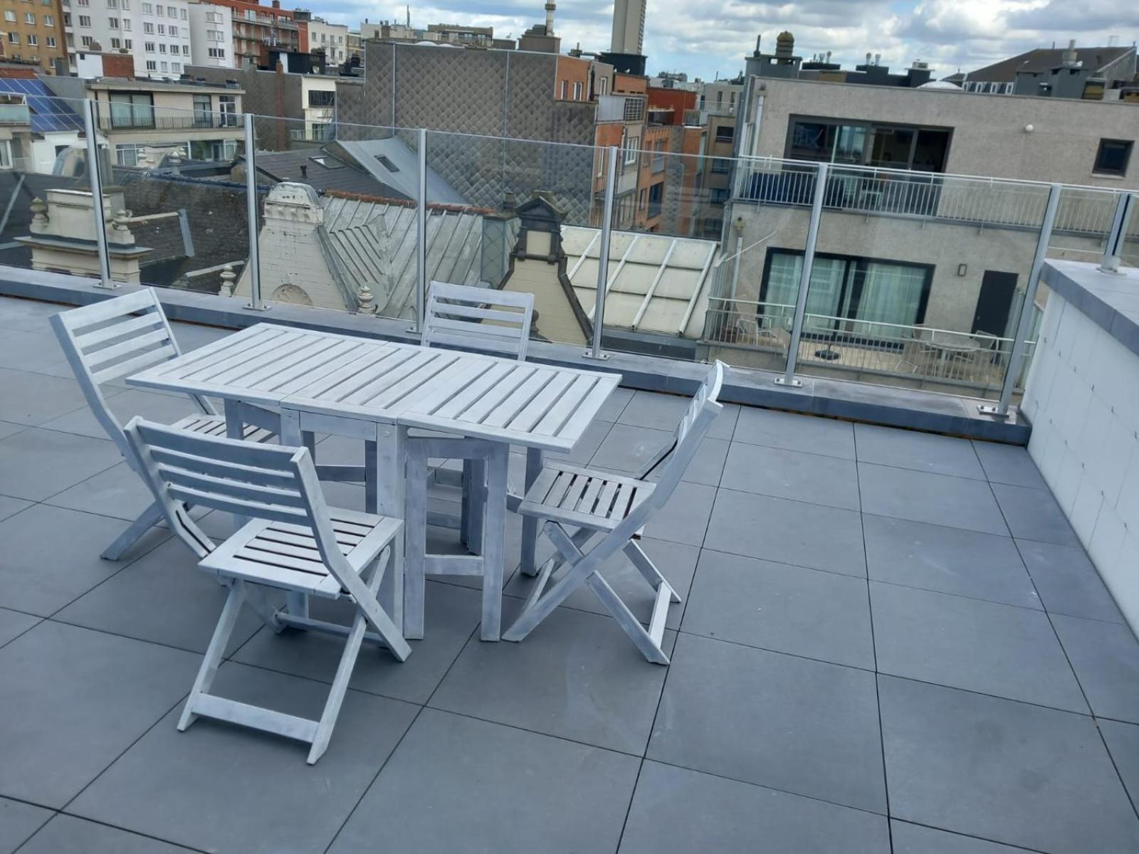 Appartamento Gezellig Centraal Gelegen Penthouse Oostende Esterno foto